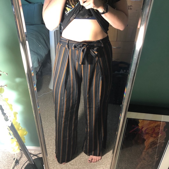 Urban Romantics Wide Leg Pants - Picture 3 of 5